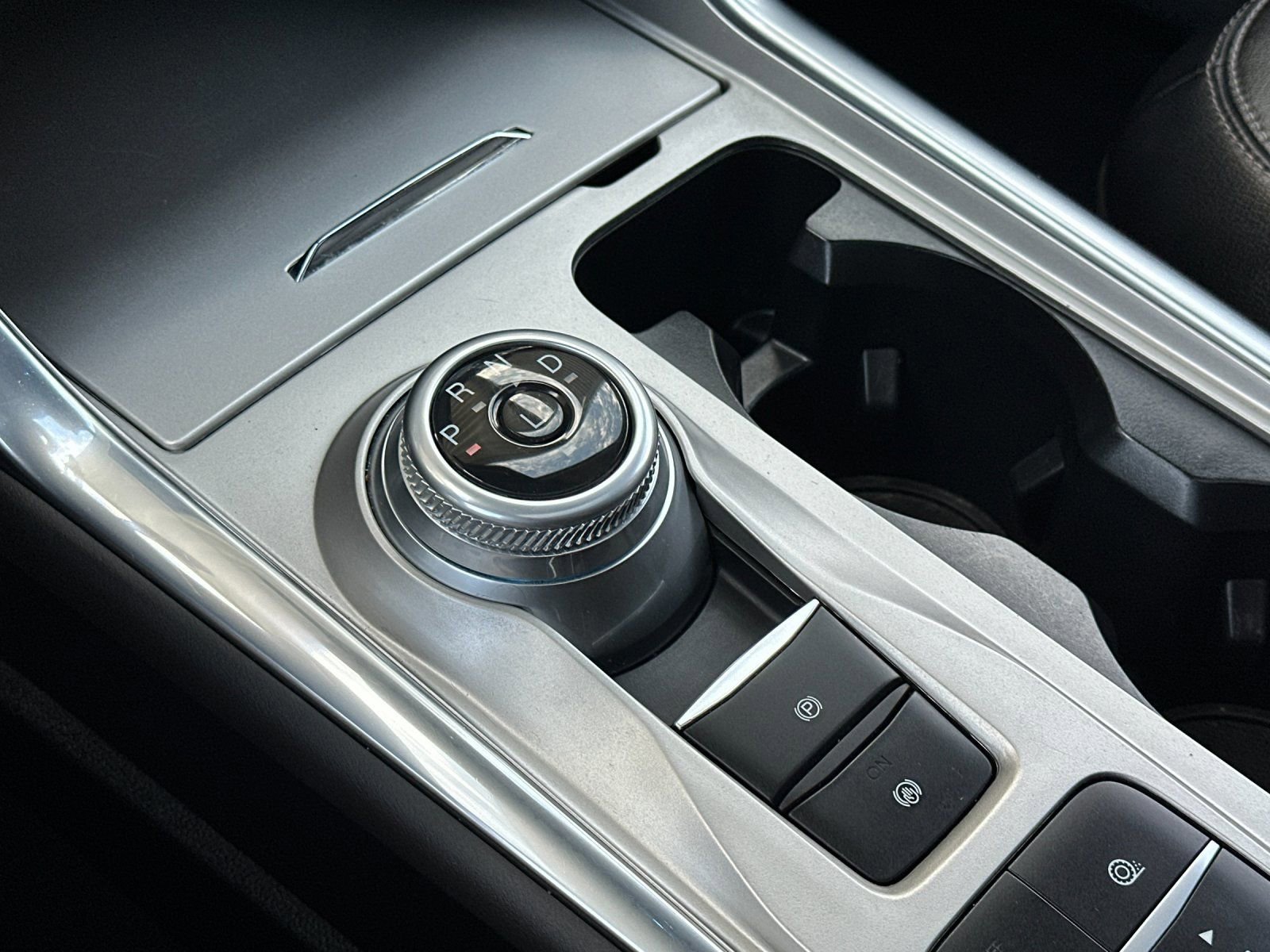 Used 2023 Ford Explorer Limited w/ Limited Technology Package image 28