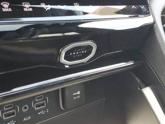 New 2026 Jeep Grand Cherokee L Limited w/ Limited Altitude Package AWD/4WD image 25