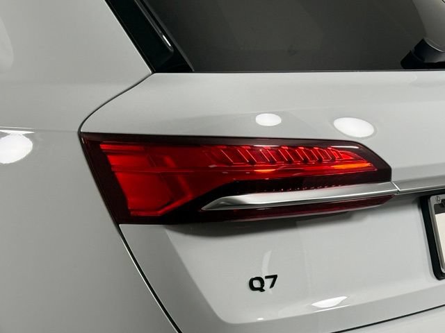 Used 2025 Audi Q7 2.0T Premium AWD/4WD image 17