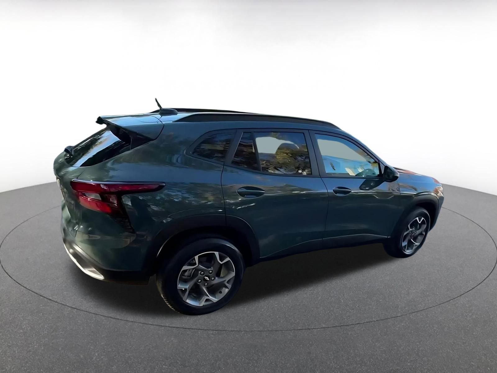 Used 2025 Chevrolet Trax LT image 15