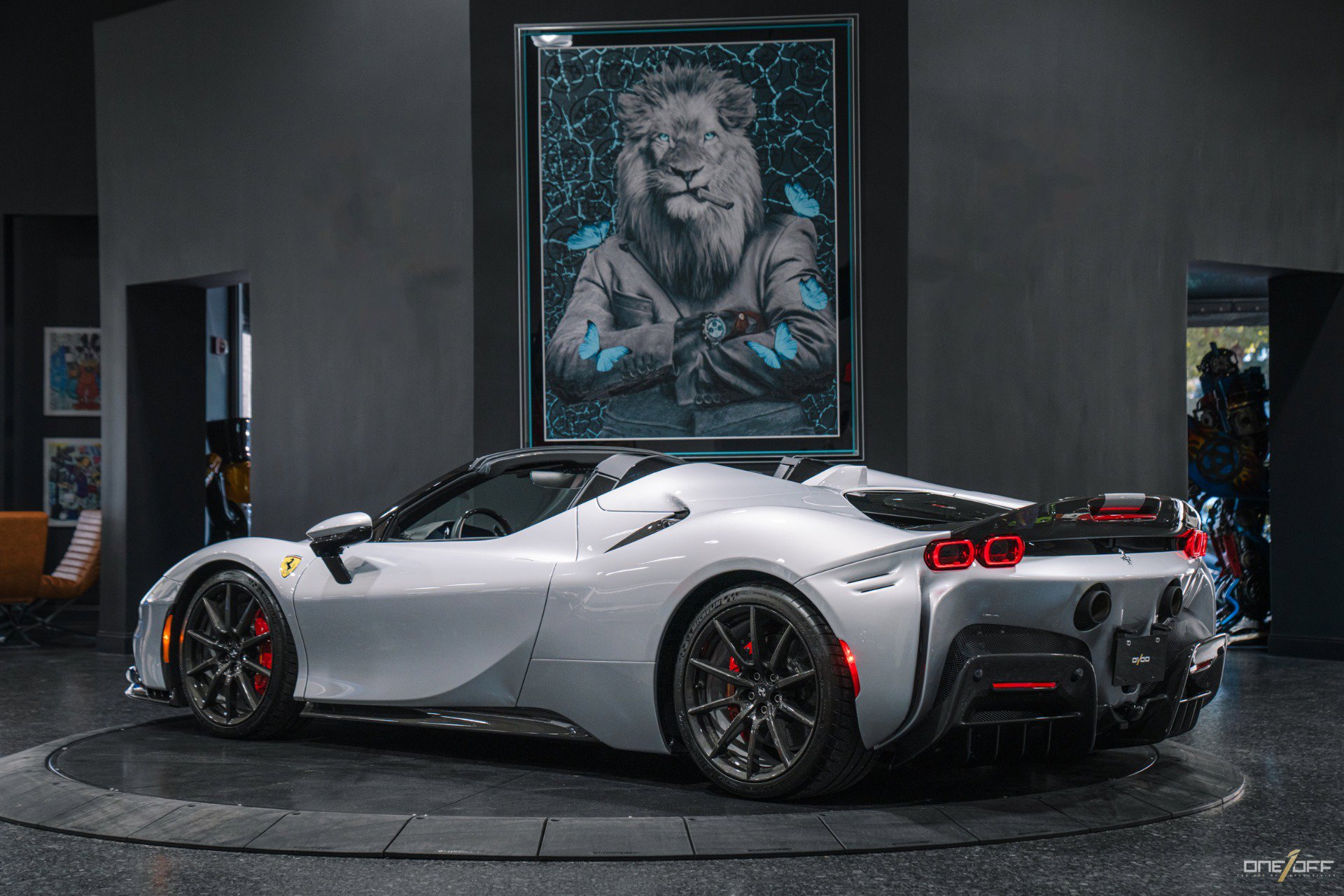 Used 2022 Ferrari SF90 Spider image 25