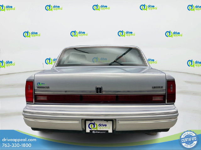 Used 1994 Lincoln Town Car Signature RWD image 7
