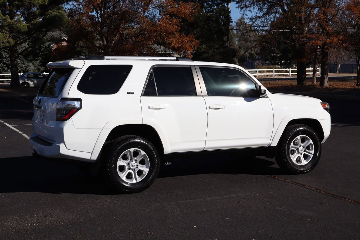 Used 2022 Toyota 4Runner SR5 Premium image 4