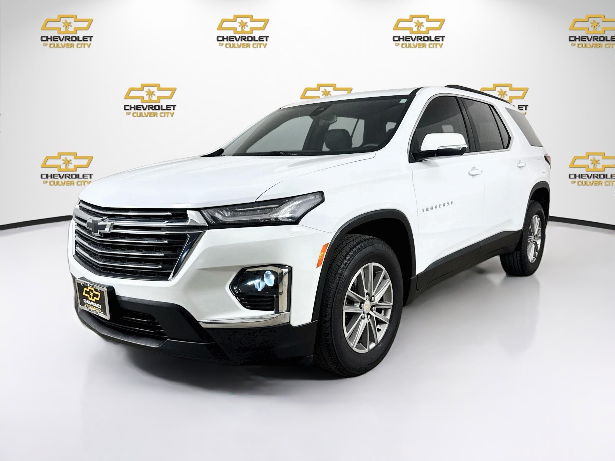 Used 2023 Chevrolet Traverse LT FWD image 3