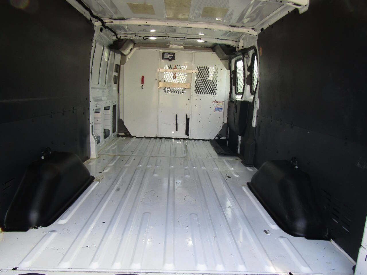 Used 2019 Ford Transit 250 148 Low Roof RWD image 17