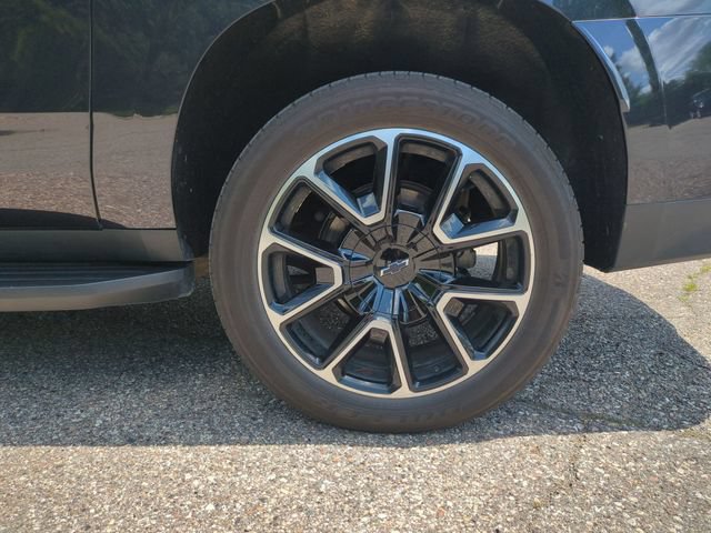 Used 2022 Chevrolet Suburban RST w/ Luxury Package AWD/4WD image 21