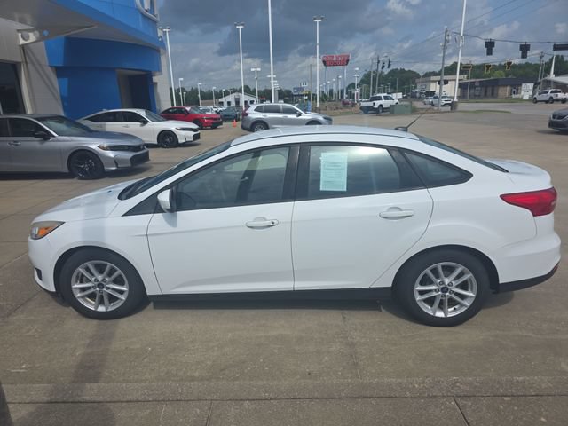 Used 2018 Ford Focus SE FWD image 2