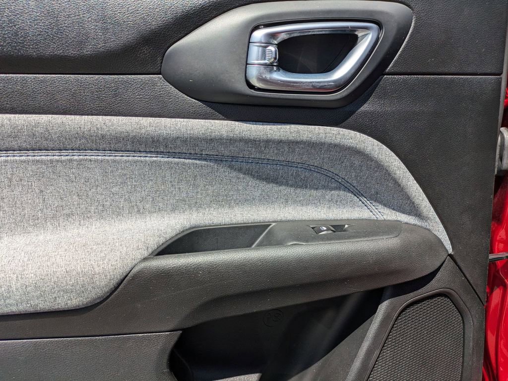 Used 2025 Jeep Compass Latitude image 26