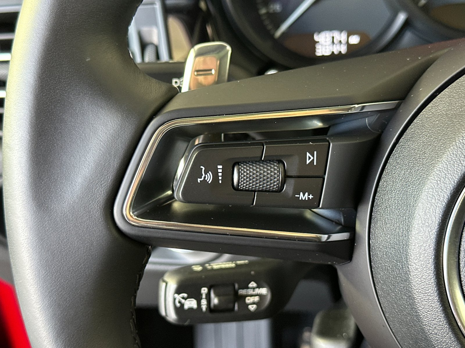 Certified 2026 Porsche Macan AWD/4WD image 27