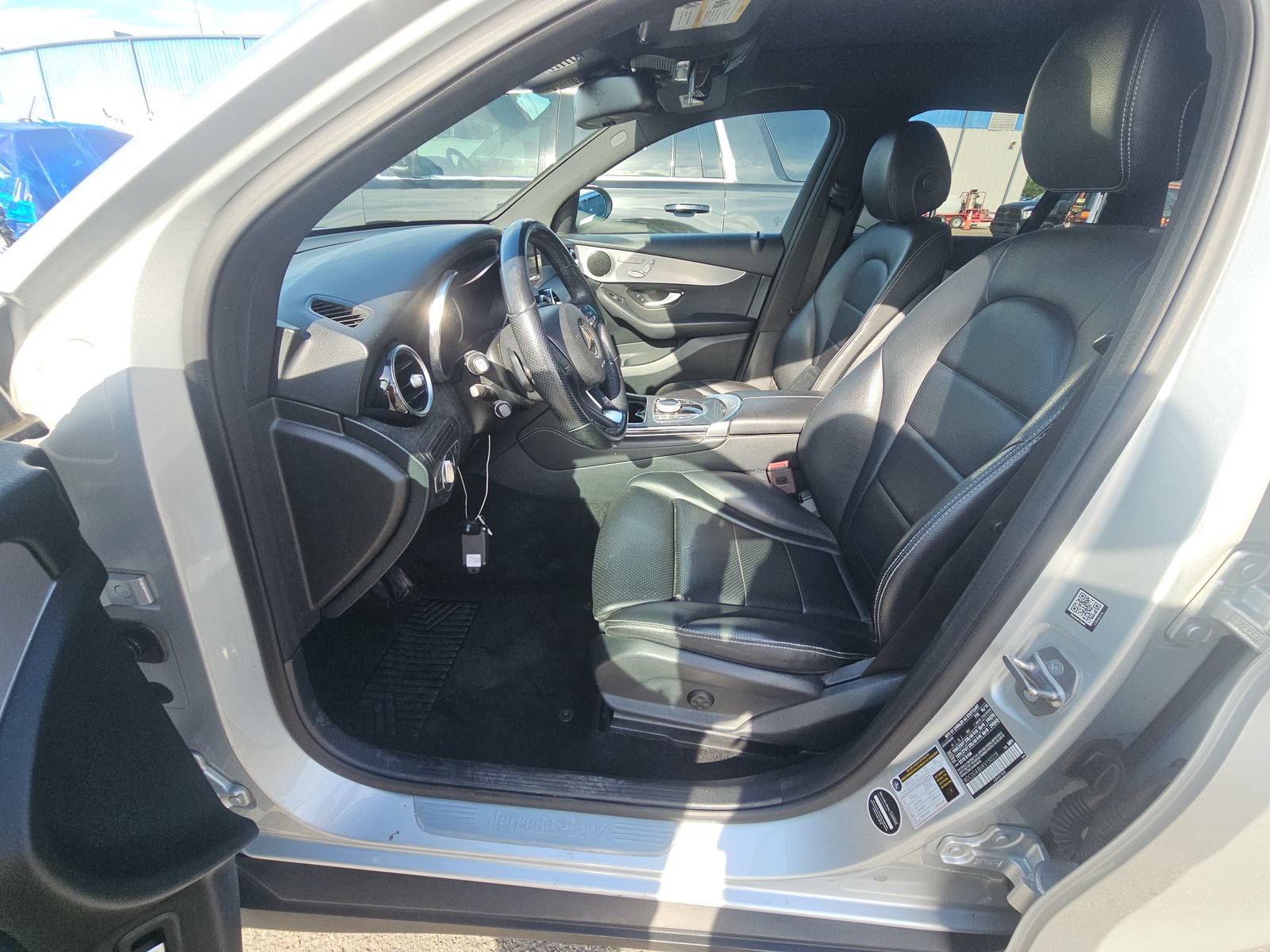 Used 2019 Mercedes-Benz GLC 300 w/ Premium Package image 6