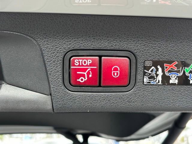 Used 2025 Mercedes-Benz GLS 580 4MATIC image 34