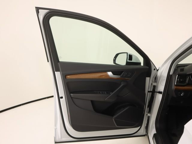 Certified 2023 Audi Q5 2.0T Premium w/ Convenience Package image 10