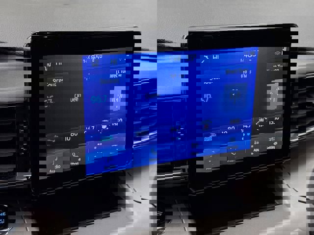 Used 2022 Ford Explorer XLT w/ Equipment Group 202A image 15