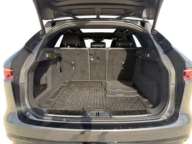 Used 2024 Jaguar F-PACE R-Dynamic S AWD/4WD image 18