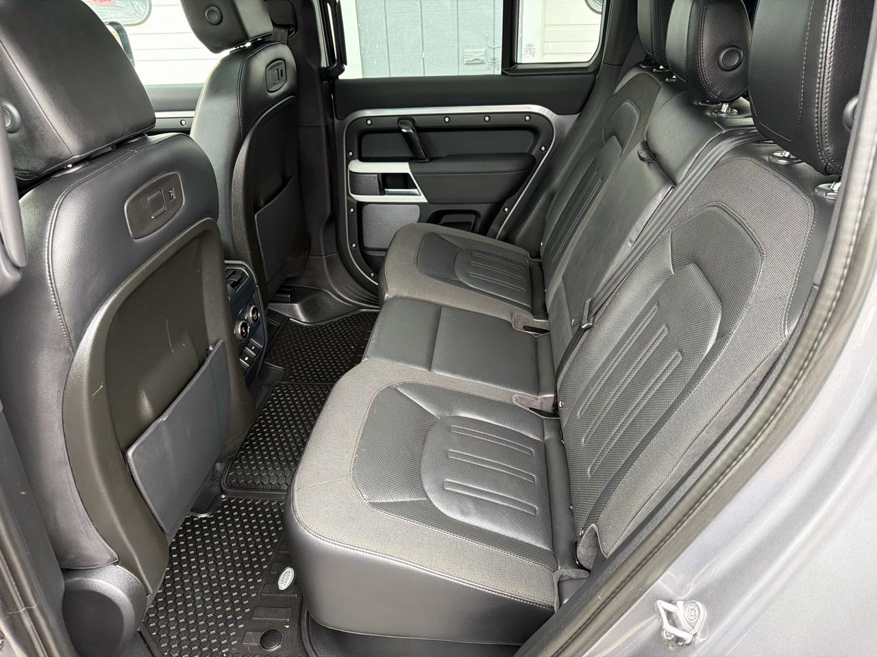 Used 2020 Land Rover Defender 110 SE AWD/4WD image 10