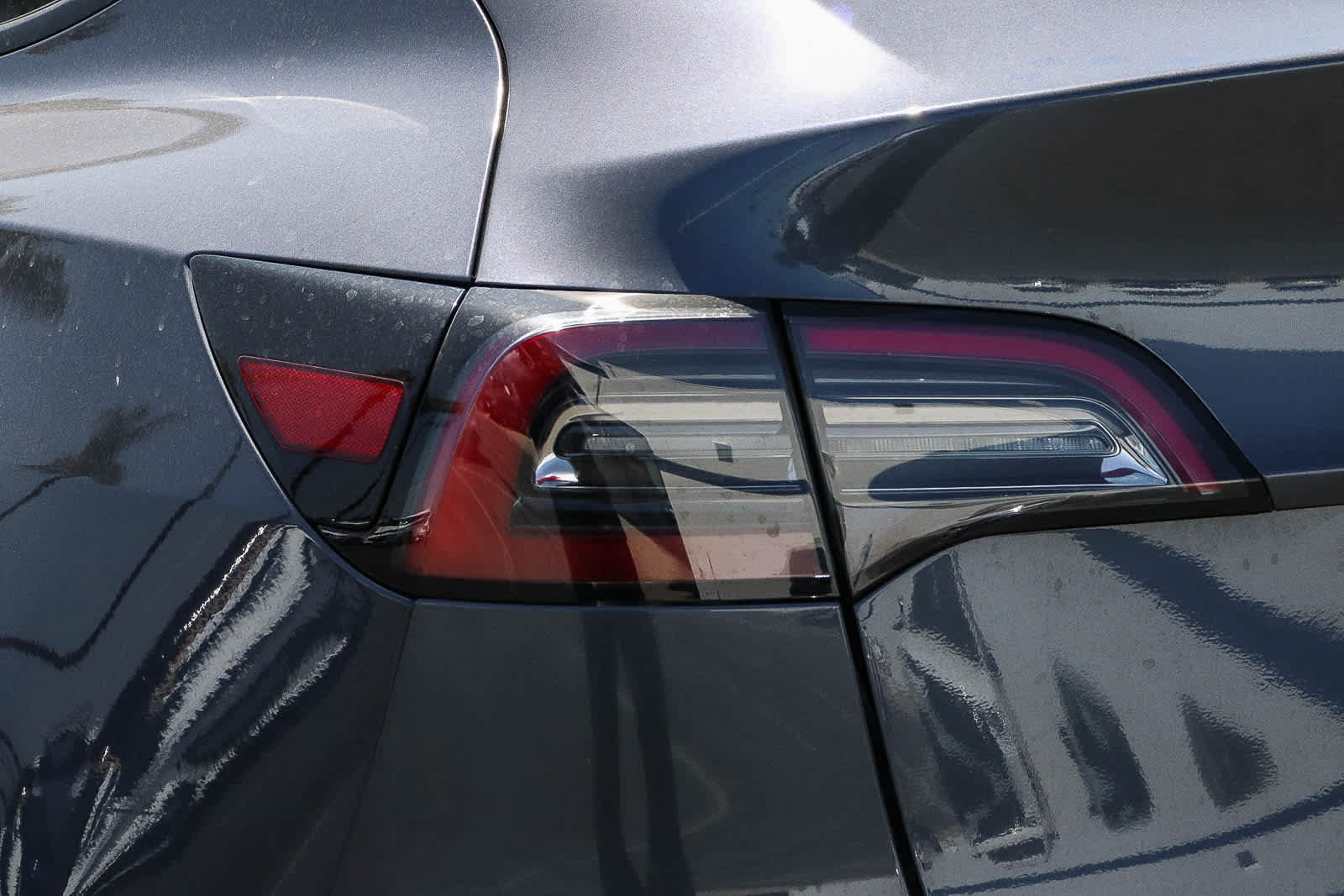 Used 2023 Tesla Model Y 2WD image 7