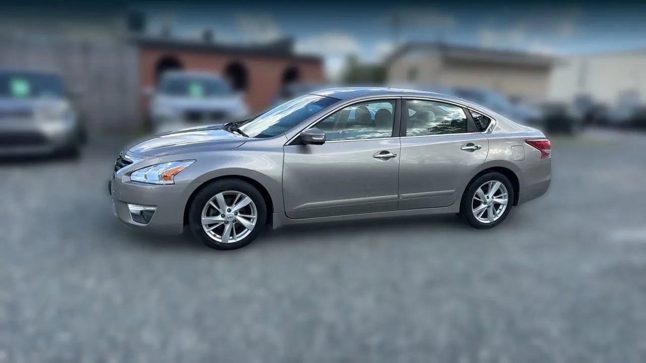 Used 2013 Nissan Altima 2.5 SV w/ 2.5SV Convenience Pkg FWD image 3