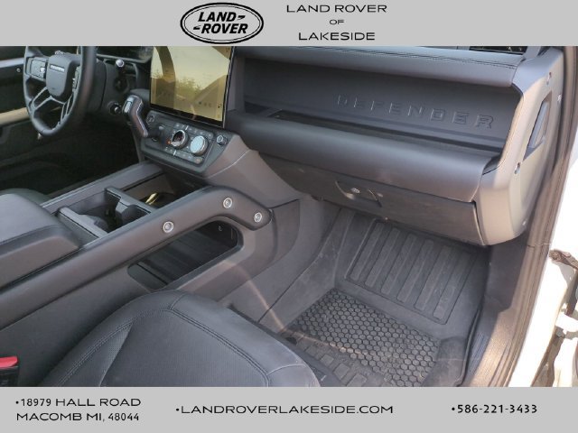 Used 2026 Land Rover Defender 110 X-Dynamic SE AWD/4WD image 19