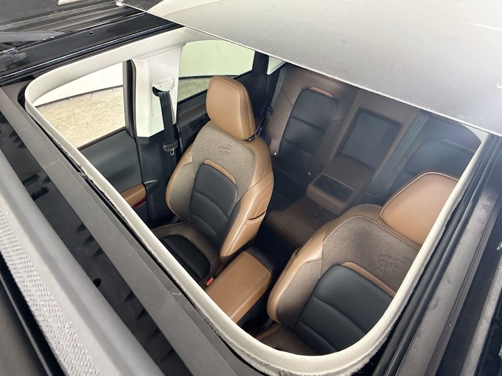 Certified 2025 Ford Bronco Sport Outer Banks w/ Outer Banks Tech Package+ AWD/4WD image 4