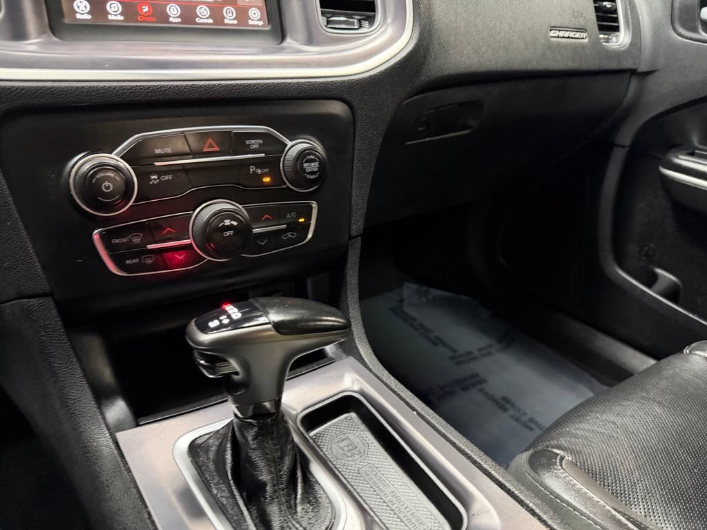 Used 2020 Dodge Charger SXT w/ Leather Interior Group RWD image 26