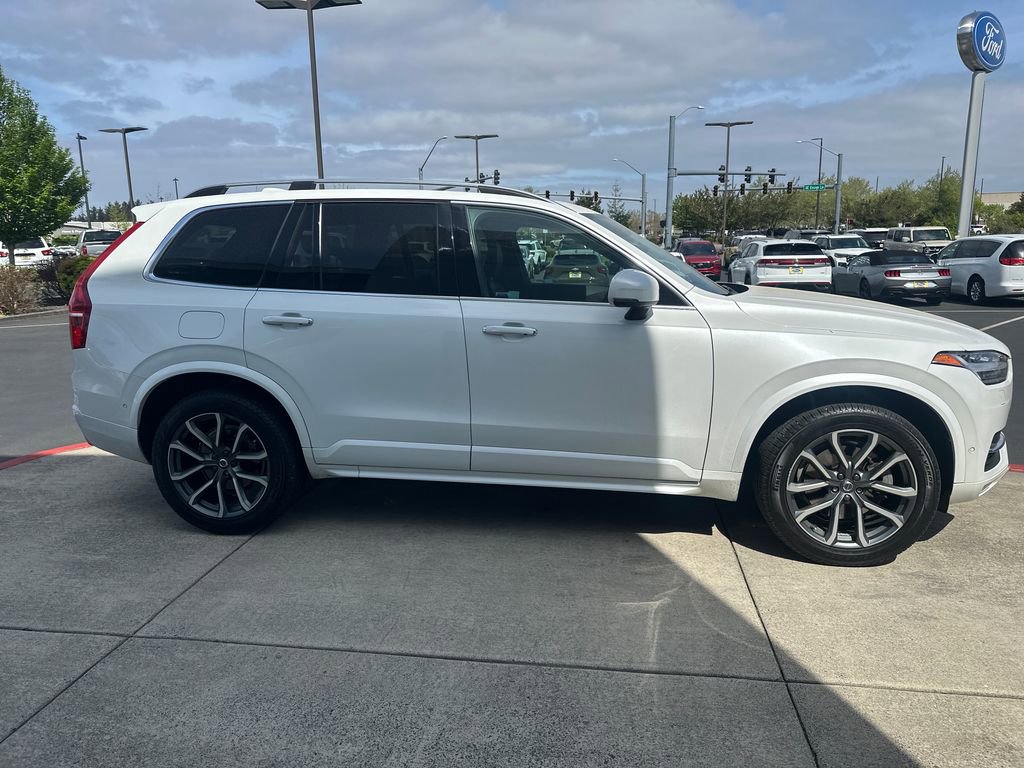 Used 2017 Volvo XC90 T6 Momentum w/ Vision Package AWD/4WD image 5