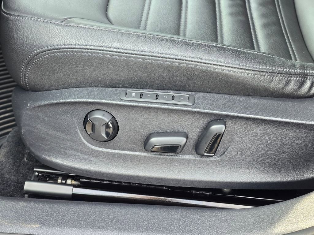 Used 2016 Volkswagen Passat 3.6 SEL Premium image 22