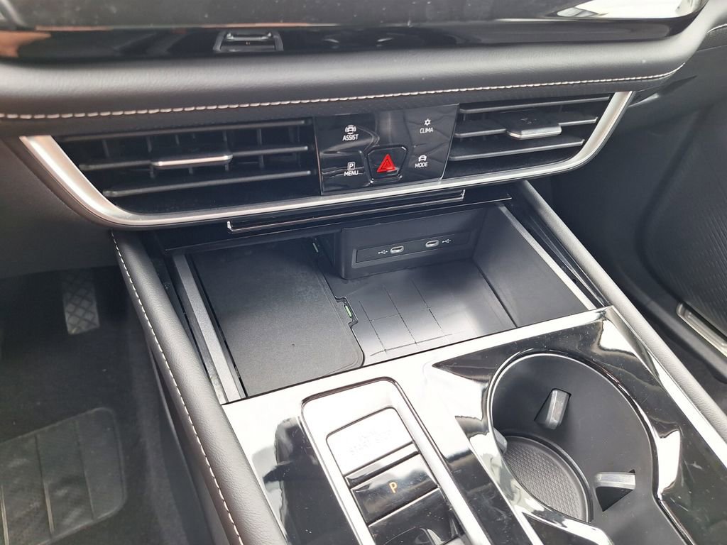 Used 2025 Volkswagen Atlas SE FWD image 15