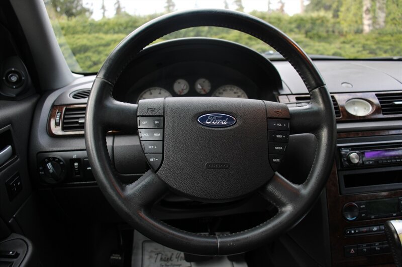 Used 2005 Ford Five Hundred Limited AWD/4WD image 18