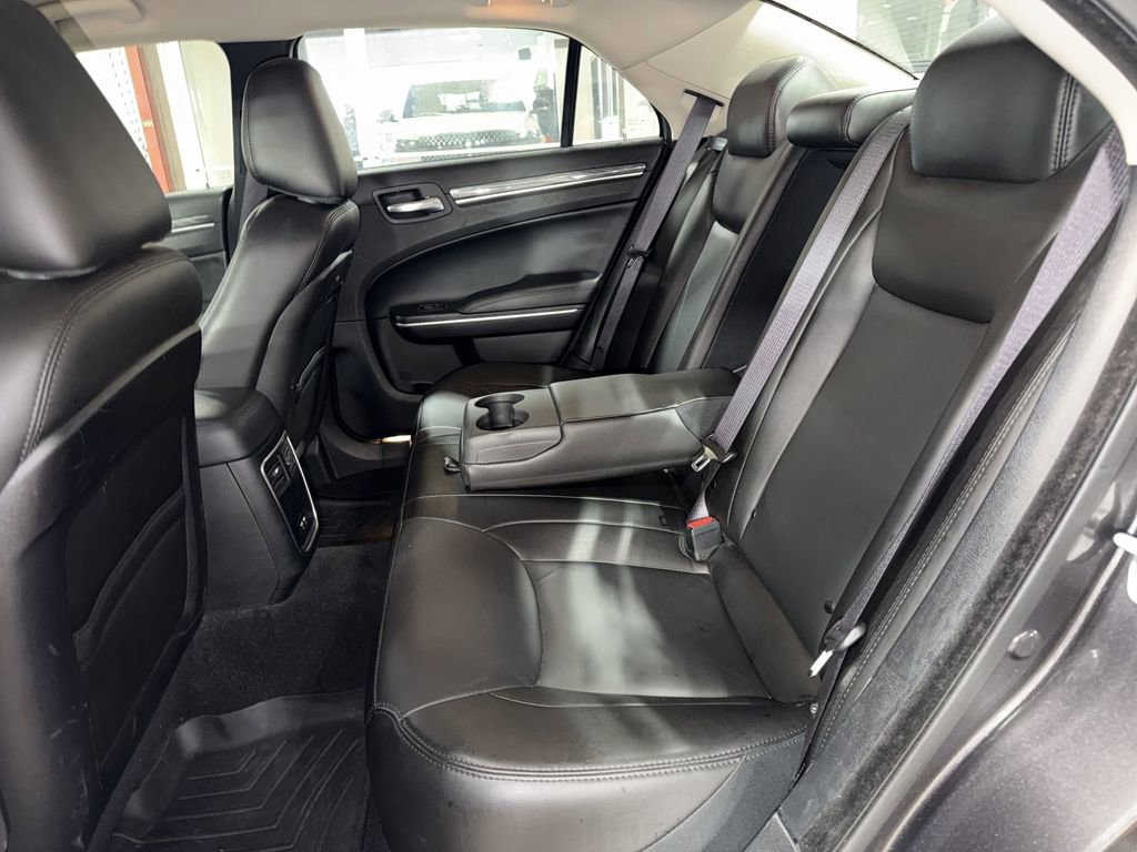 Used 2021 Chrysler 300 Touring L image 27