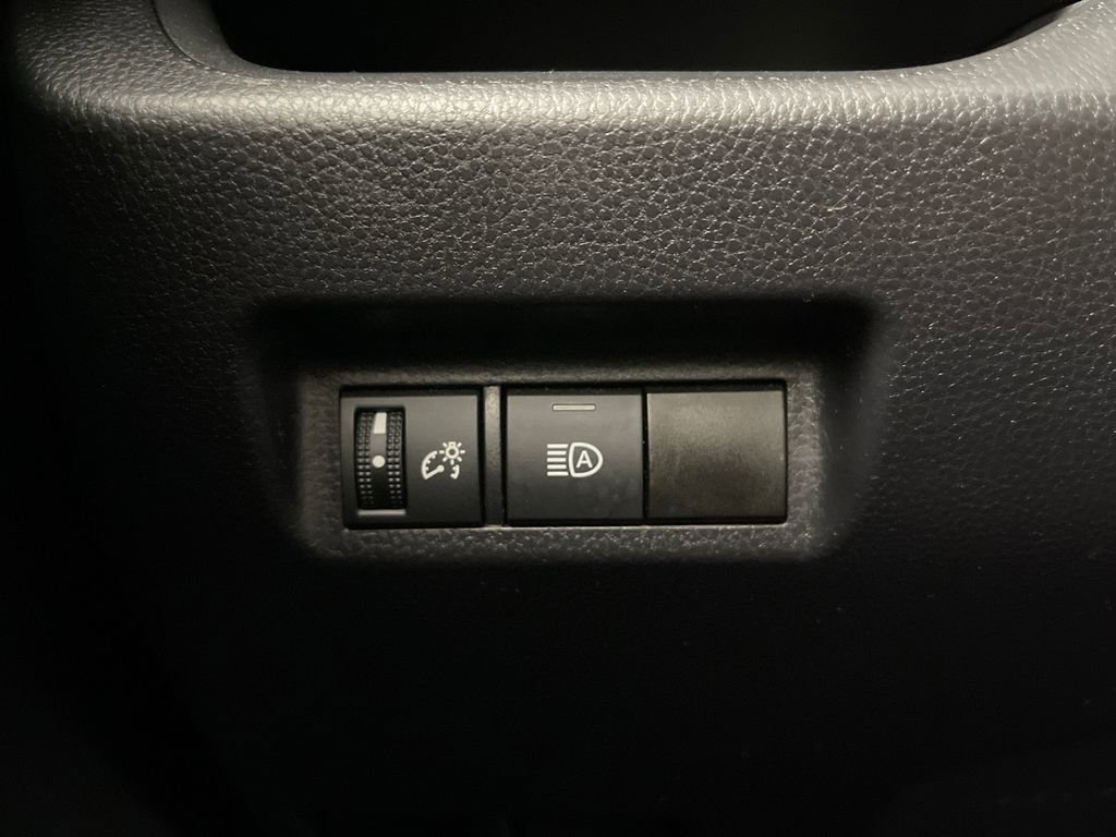 Certified 2021 Toyota RAV4 XLE FWD image 28