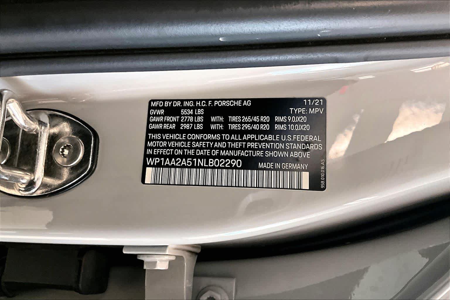 Used 2022 Porsche Macan AWD/4WD image 31
