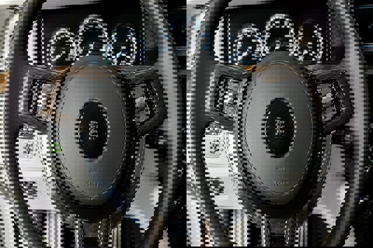 Used 2018 Rolls-Royce Phantom Sedan image 30