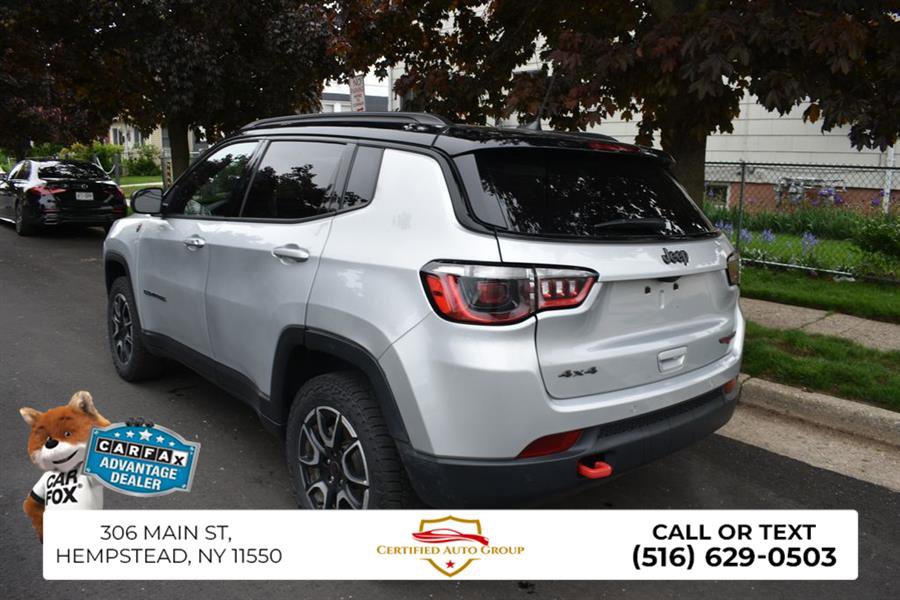 Used 2025 Jeep Compass Trailhawk AWD/4WD image 7