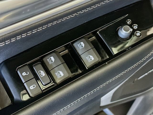 Used 2024 Jeep Wagoneer L Series II w/ Flexible Seating Group image 20