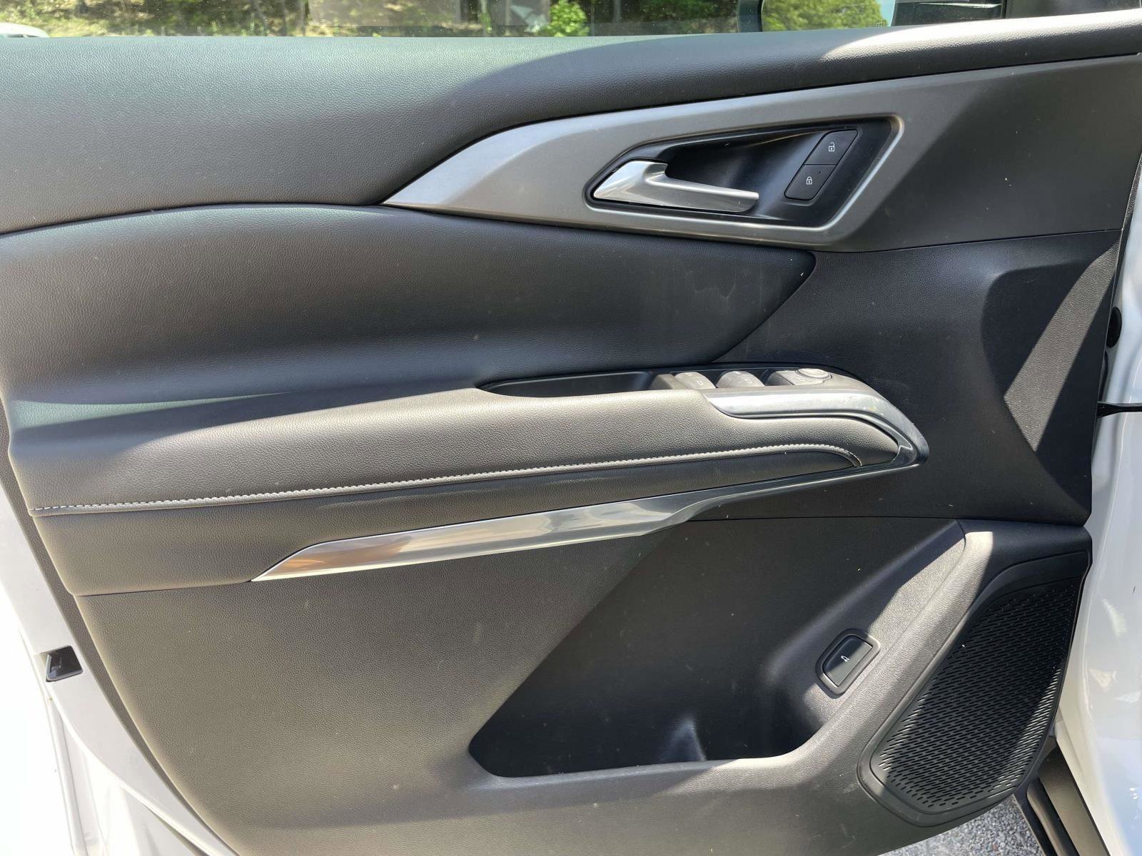 Used 2025 Chevrolet Traverse LT w/ LPO, Floor Liner Package image 5