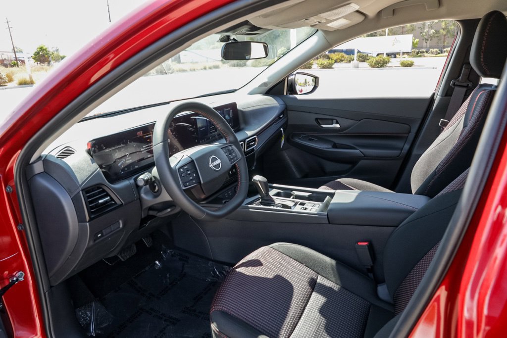 New 2027 Nissan Sentra SR FWD image 16