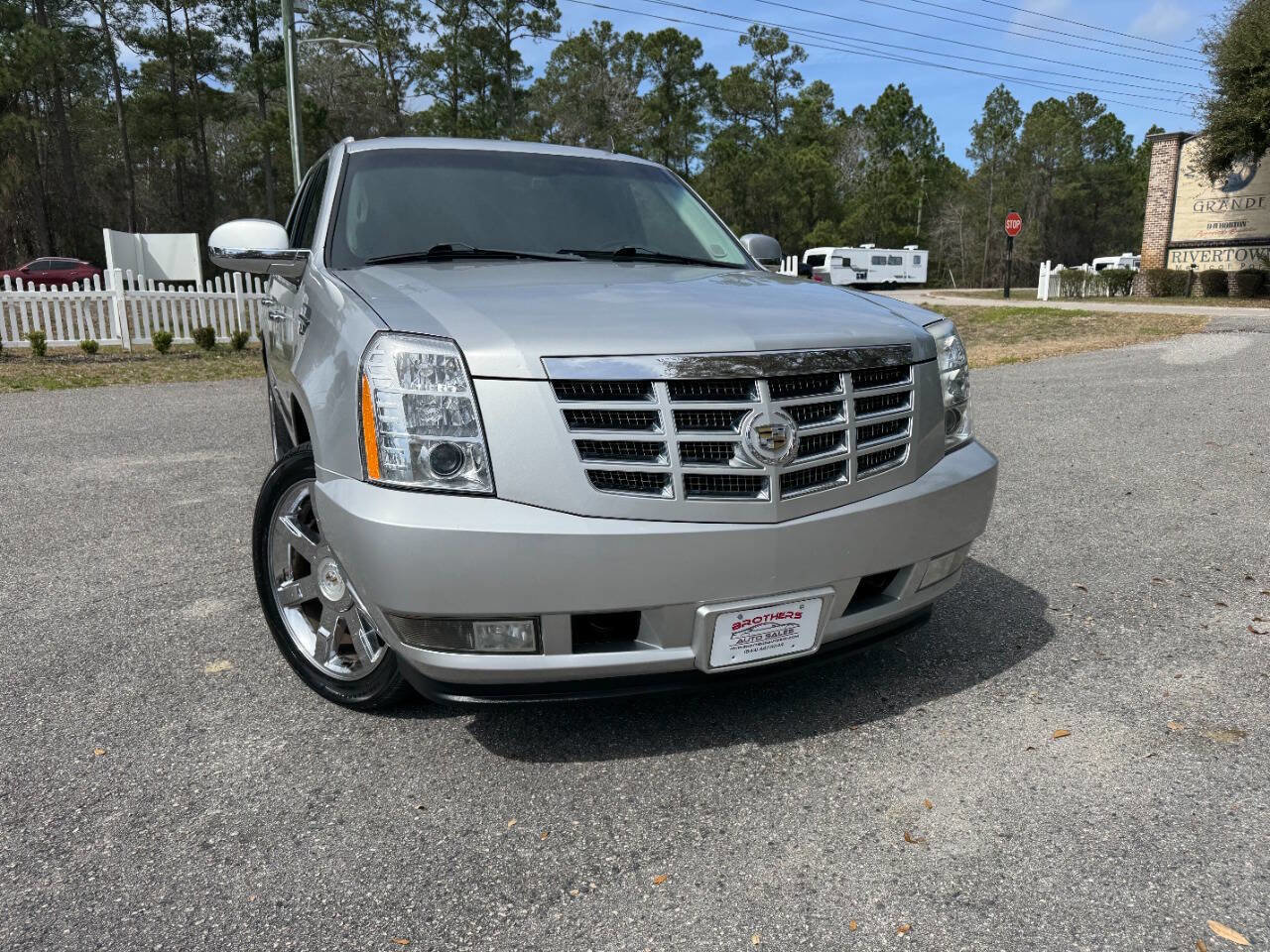 Used 2012 Cadillac Escalade Luxury image 35