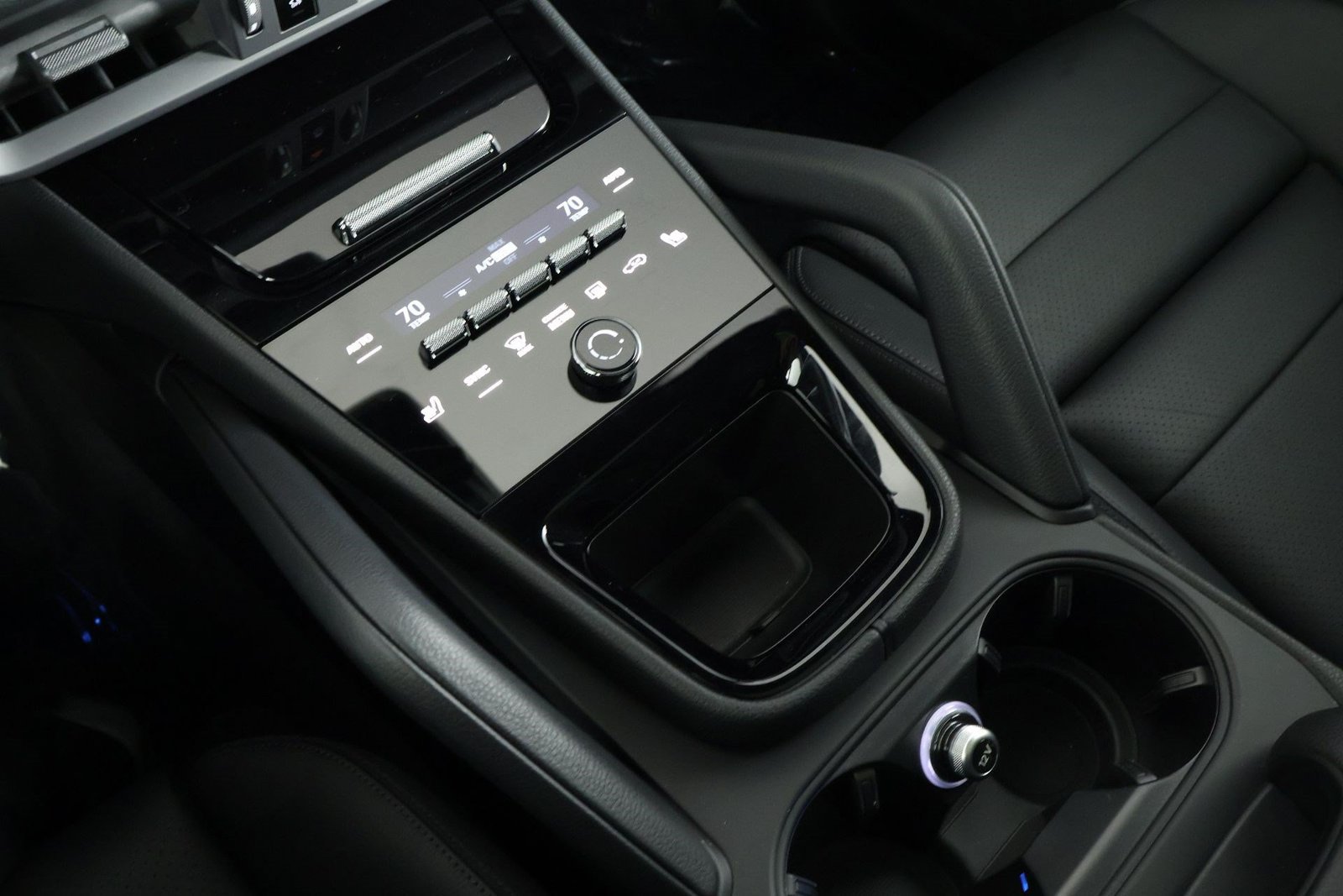 Certified 2026 Porsche Cayenne AWD/4WD image 18