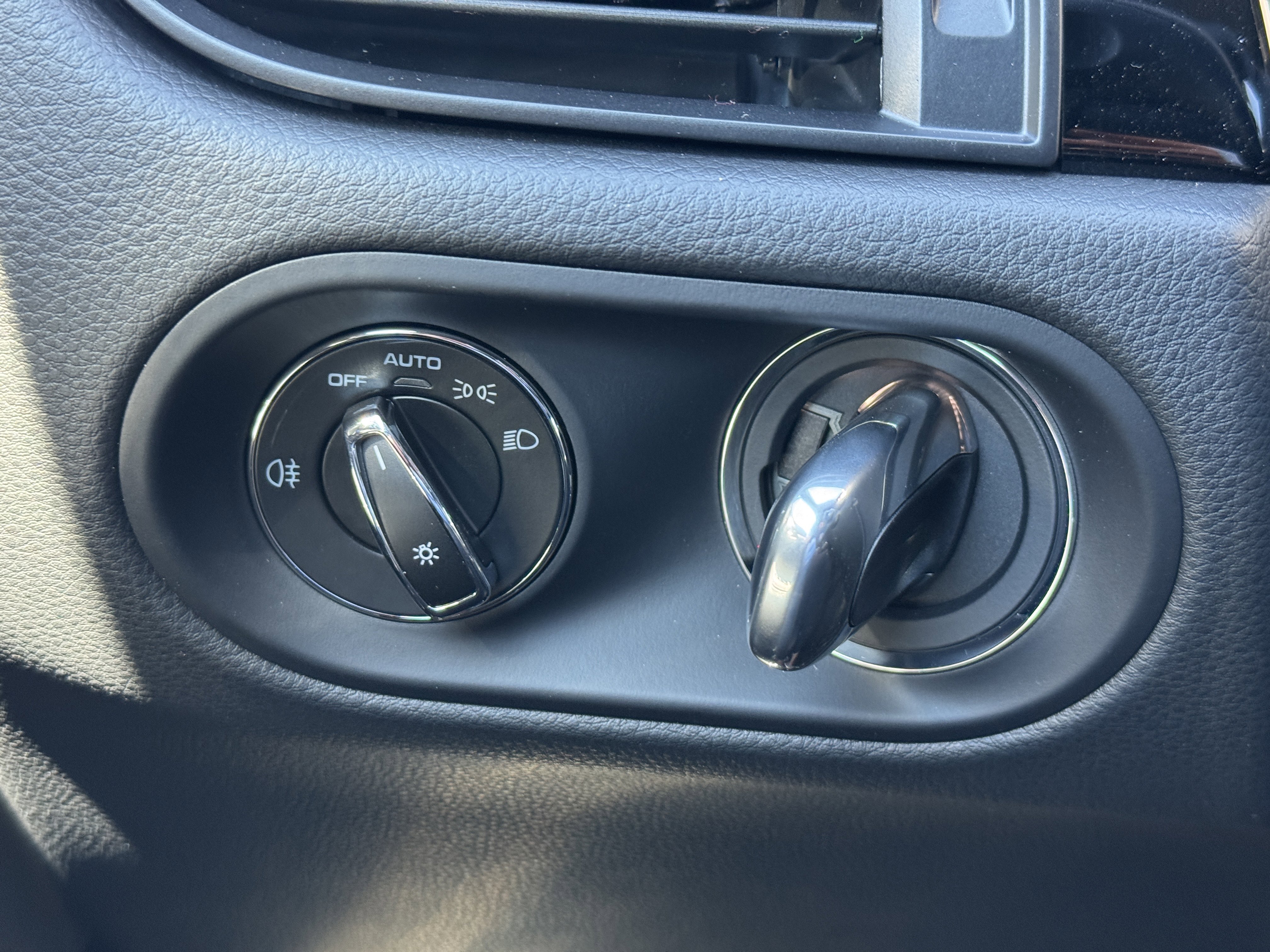 New 2026 Porsche Macan image 30