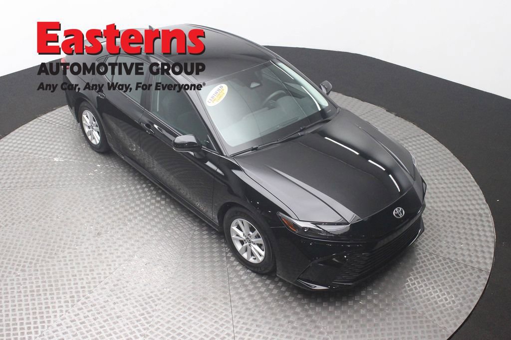 Used 2025 Toyota Camry LE FWD image 3