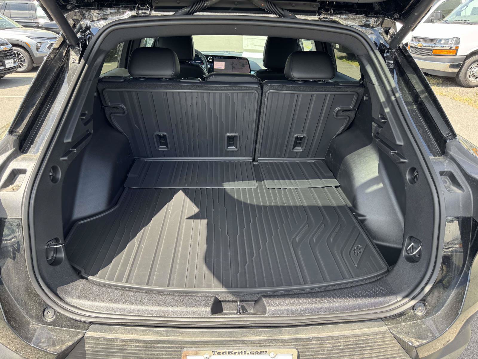 New 2026 Chevrolet Equinox EV LT w/ LPO, Tech Bronze Package FWD image 23