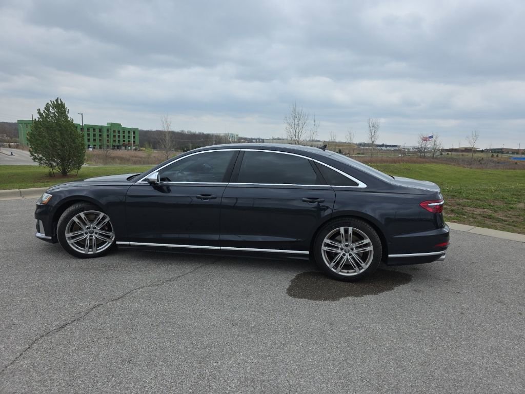 Used 2020 Audi S8 L image 8