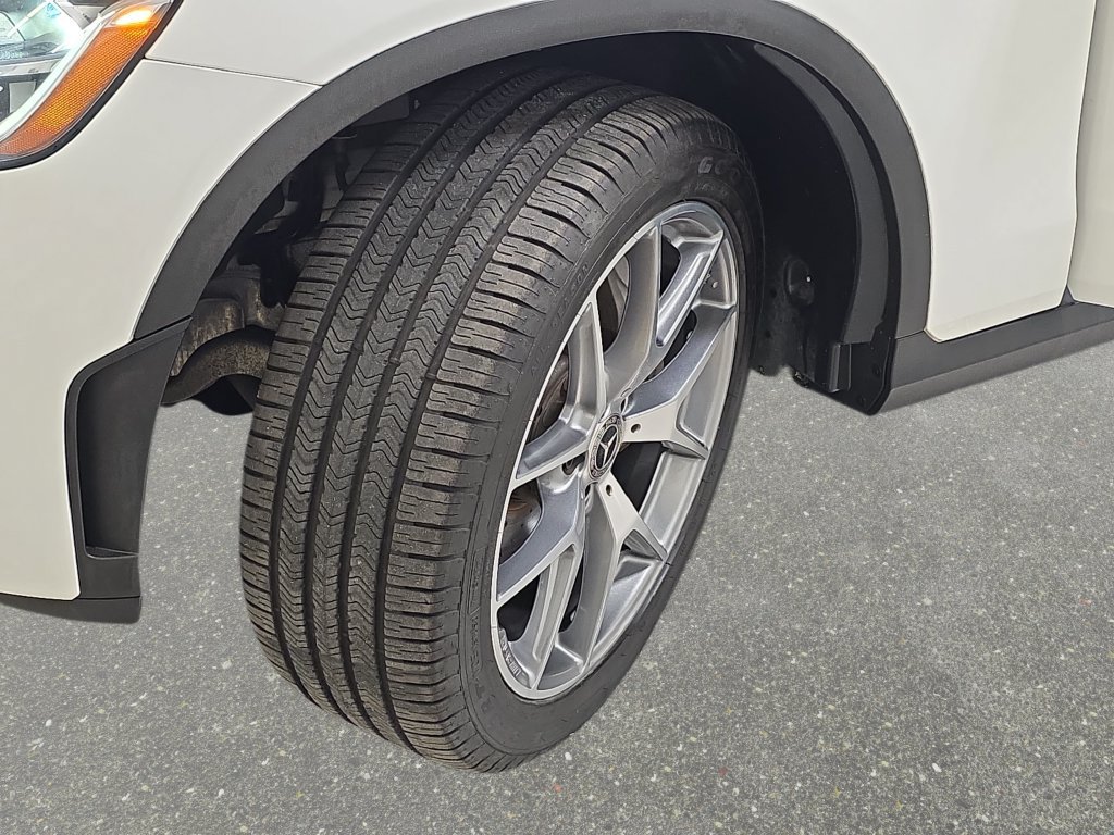 Used 2020 Mercedes-Benz GLC 300 4MATIC image 32