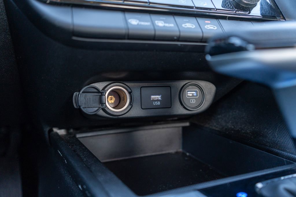 Certified 2023 Hyundai Elantra SEL w/ Preferred Accessory Package image 29