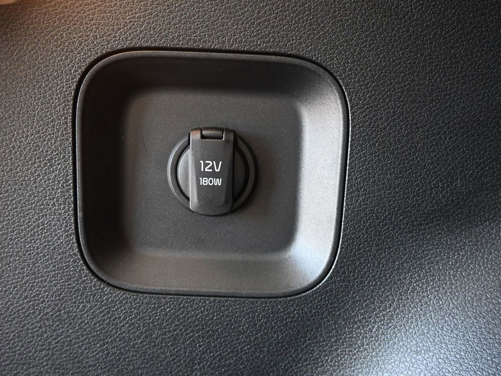 Used 2024 Kia Sportage LX image 18