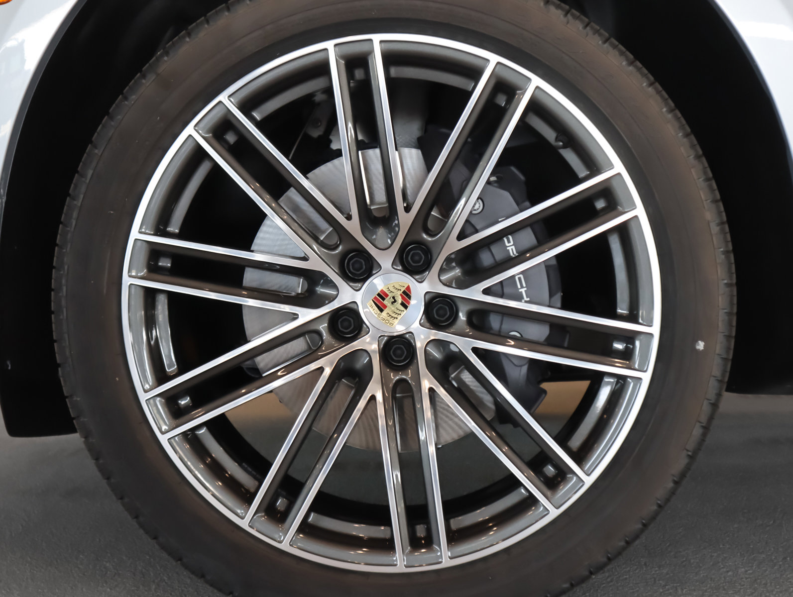 Used 2025 Porsche Macan image 13