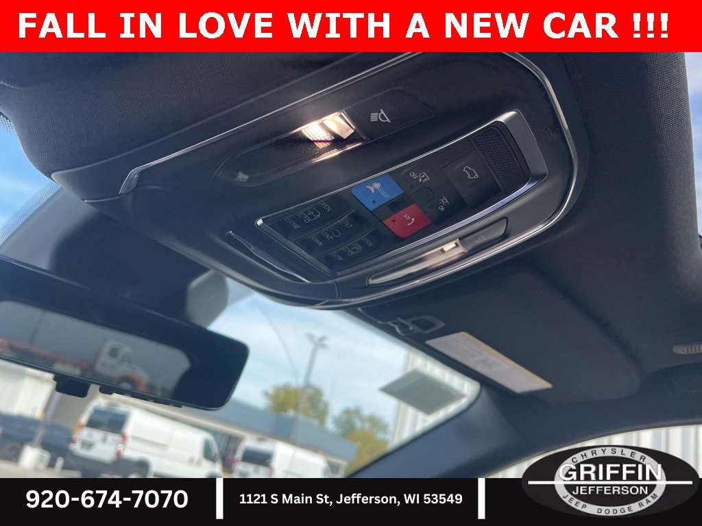 New 2025 Jeep Grand Cherokee Limited w/ Luxury Tech Group II image 26