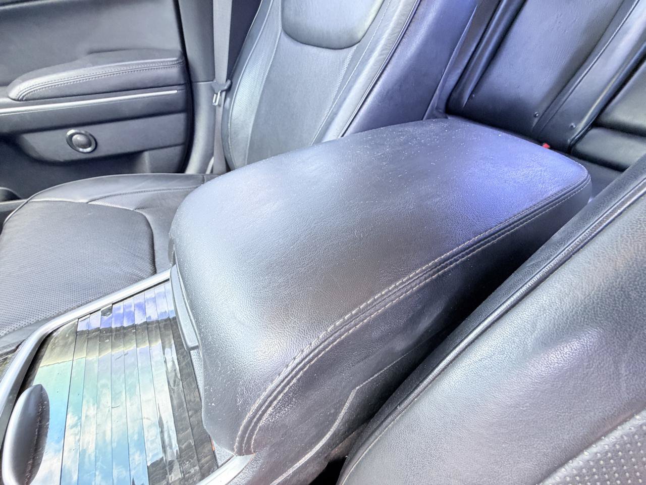 Used 2016 Chrysler 300 C RWD image 15
