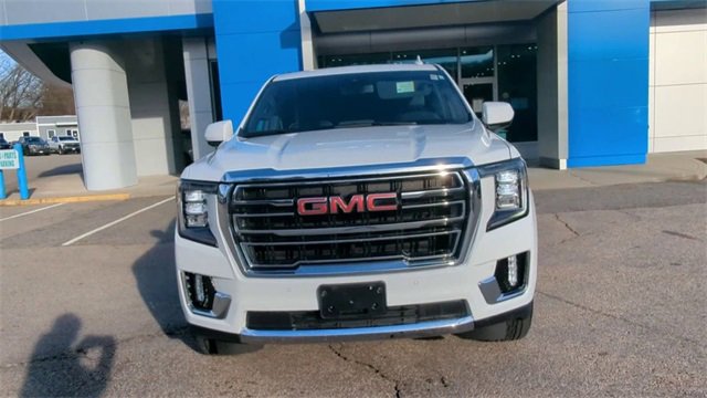 Used 2024 GMC Yukon SLT image 3
