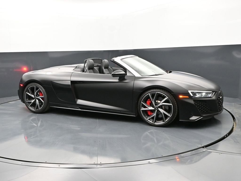 Used 2021 Audi R8 V10 w/ Premium Package image 2